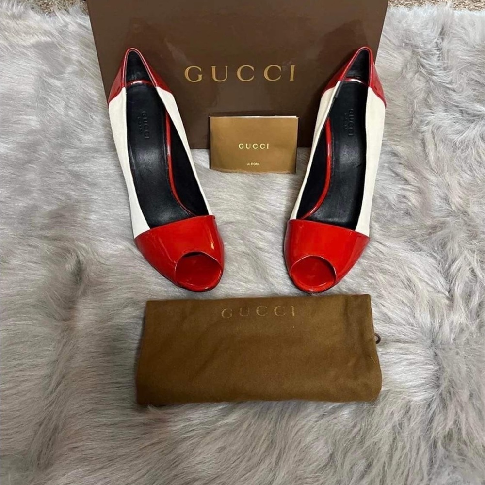Gucci red and white heel